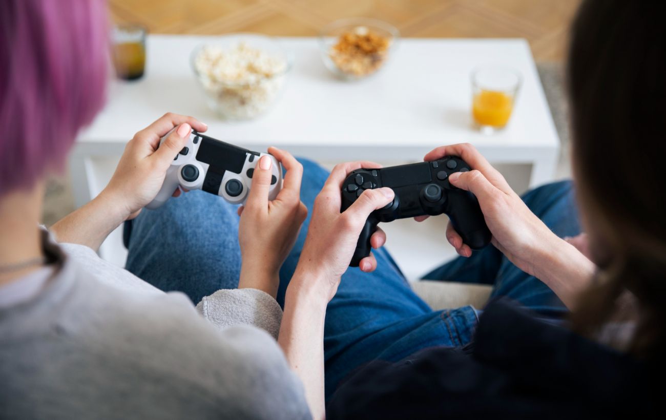 Xbox 2024   Young Couple Playing A Video Game Indoors 1300x820 