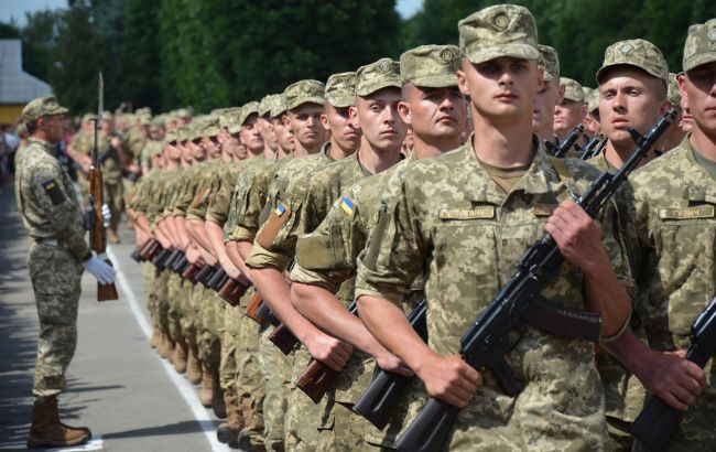 В Україні скасують призов на строкову військову службу: названо дату