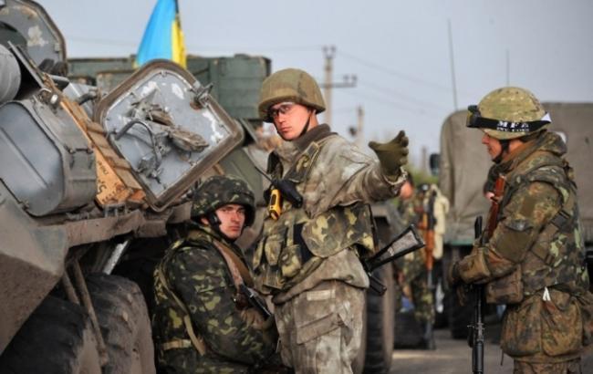 Боевики обстреляли позиции ВСУ из запрещенного оружия по всей линии разграничения, - штаб АТО